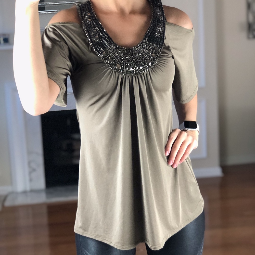 NWT Bebe Beaded Neck Cold Shoulder Top, Green, XS